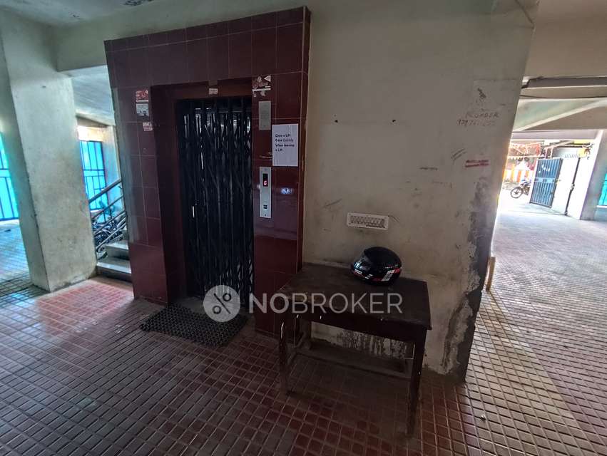 2 BHK Flat In Devi Mansion For Sale  In Hydershakota