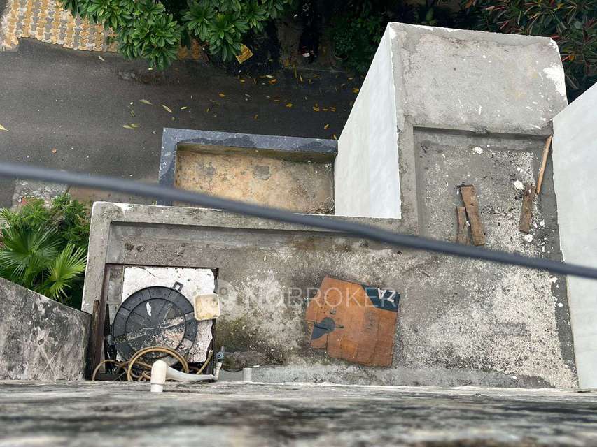 2 BHK Flat In Hillview  For Sale  In New Delhi 