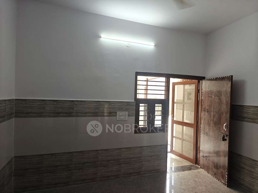 1 RK House for Rent  In Sector 105