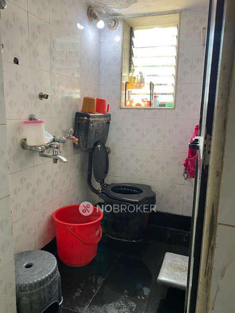 2 BHK Flat In Datta Mandir Chs For Sale  In Malad East