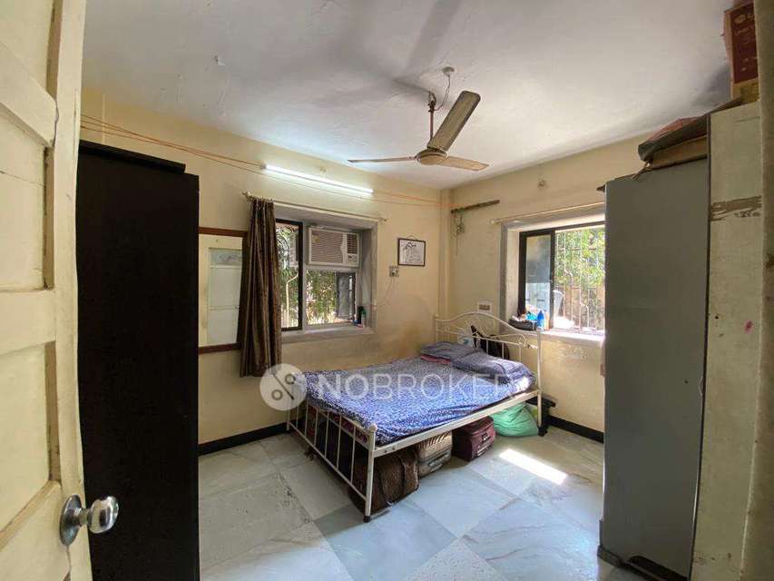 2 BHK Flat In Datta Mandir Chs For Sale  In Malad East