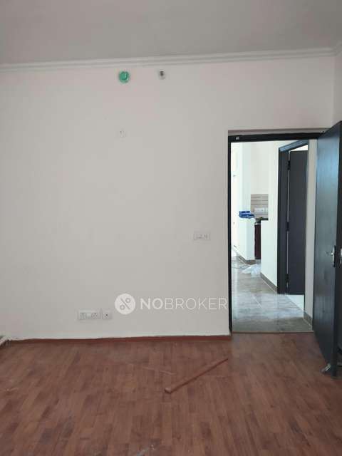 2 BHK Flat In Amarpali Silicon City For Sale  In Sector 76