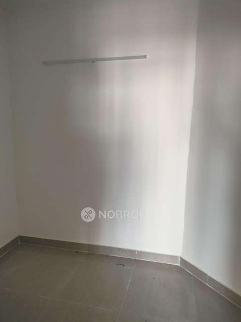 2 BHK Flat In Amarpali Silicon City For Sale  In Sector 76