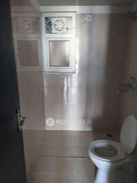 2 BHK Flat In Amarpali Silicon City For Sale  In Sector 76