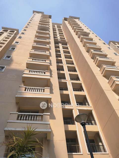 2 BHK Flat In Amarpali Silicon City For Sale  In Sector 76