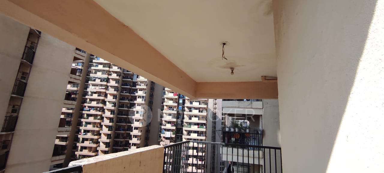 2 BHK Flat In 14th Ave For Sale  In Gaur City 2  
