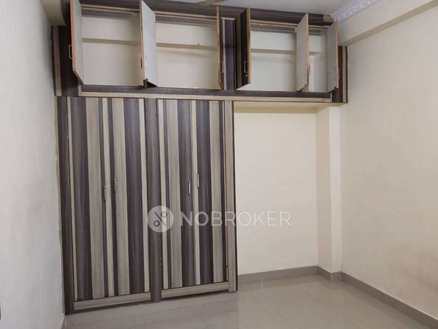 1 BHK Flat In Sri Dhanam Nilayam for Rent  In Hitec City