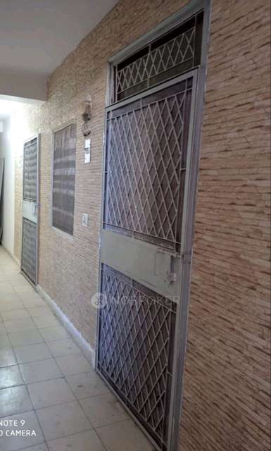 3 BHK Flat In Neb Sarai Saket For Sale  In Neb Sarai, Block J, Saket