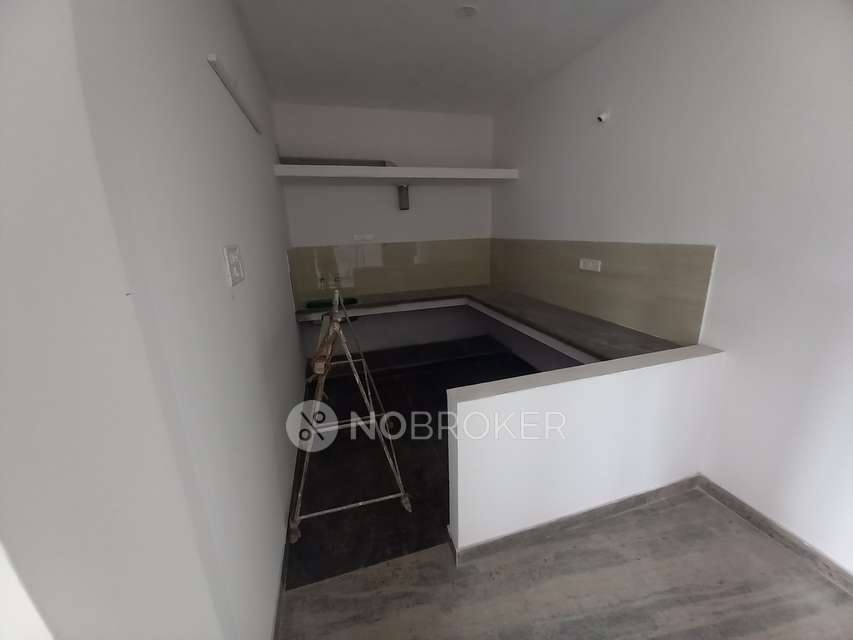 2 BHK Flat In Malar Apartments For Sale  In Saligramam