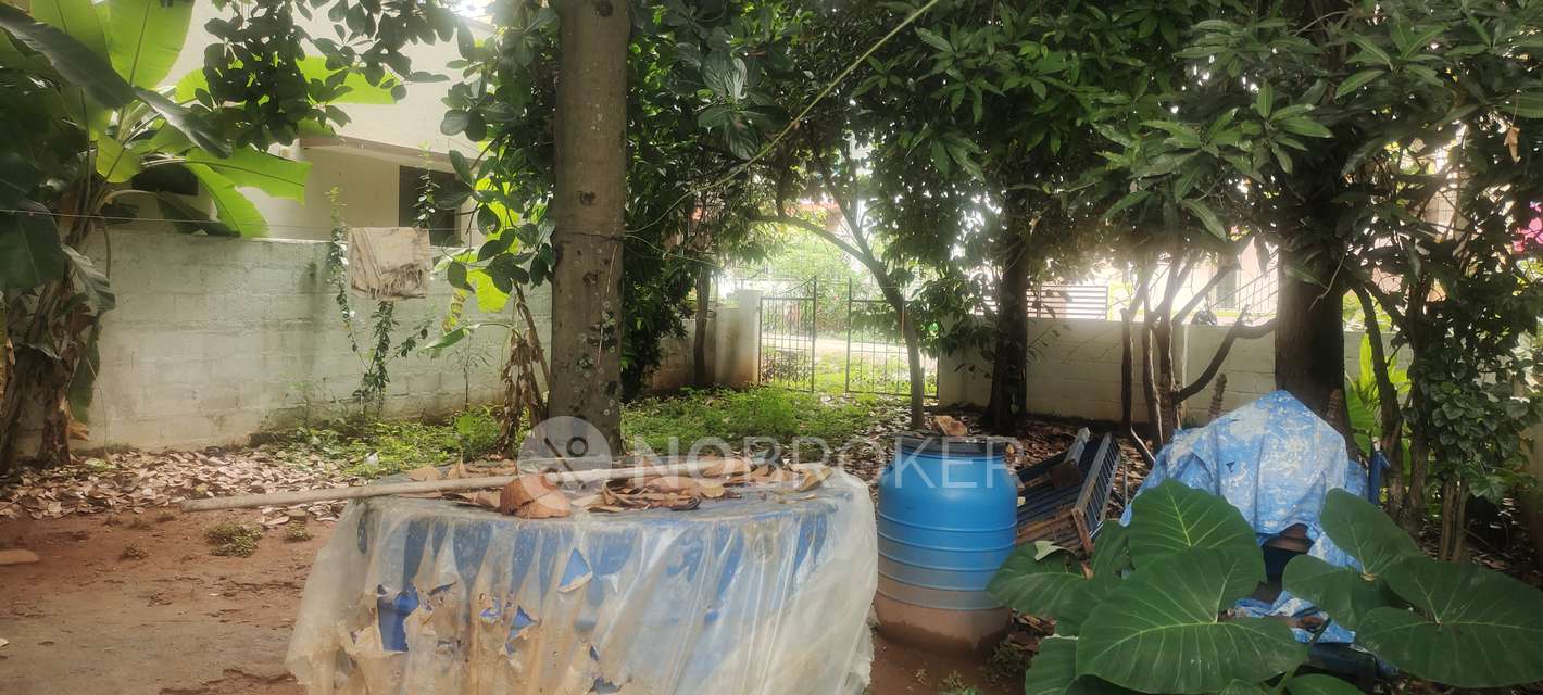 Plot For Sale  In Paschim County  In Kereguddadahalli