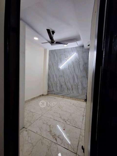 3 BHK Flat In Krishna Apartment For Sale  In Matiala Extension, Matiala
