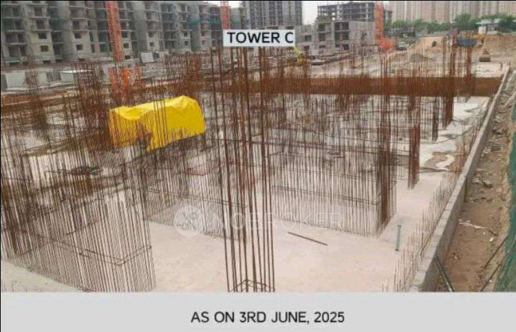 3 BHK Flat In Stellar One For Sale  In Sector 1