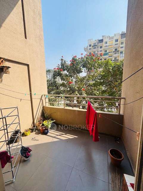 Single Room for Female In 3 BHK  In Casapoli D Wing In Casapoli Apartment D Wing