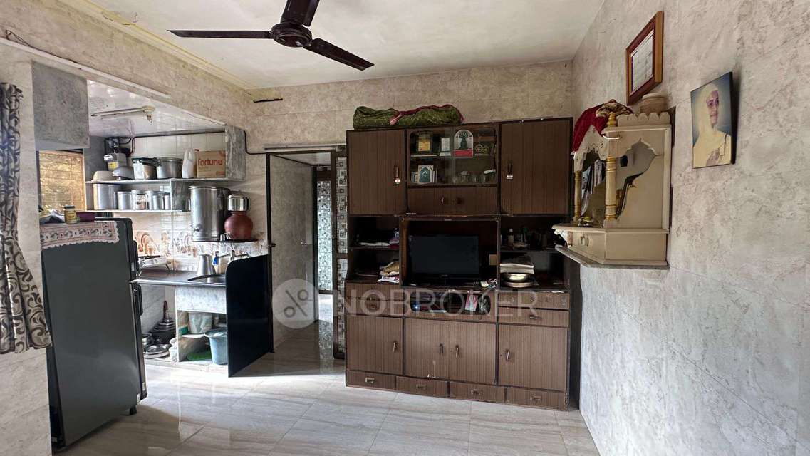 1 BHK Flat In Shree Mahavir Jain Chs For Sale  In Kandivali West