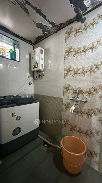 1 BHK Flat In Shree Mahavir Jain Chs For Sale  In Kandivali West