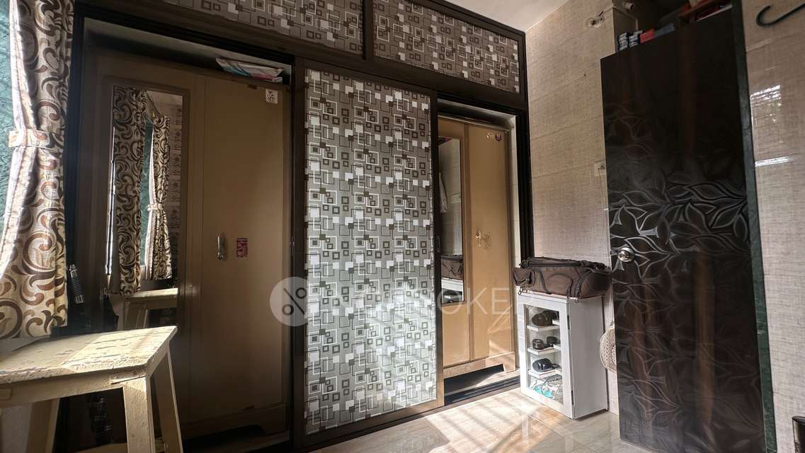 1 BHK Flat In Shree Mahavir Jain Chs For Sale  In Kandivali West