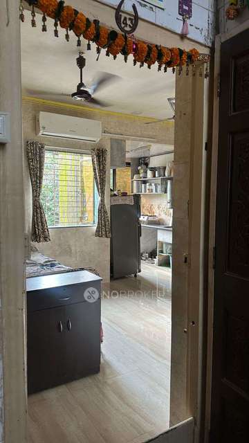 1 BHK Flat In Shree Mahavir Jain Chs For Sale  In Kandivali West