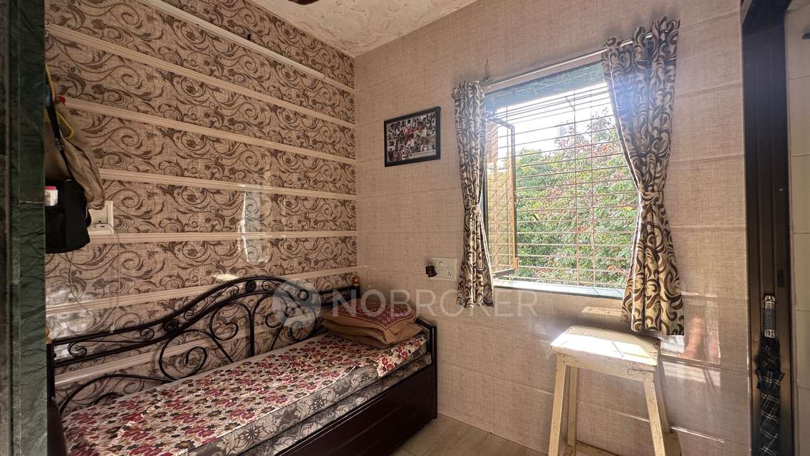 1 BHK Flat In Shree Mahavir Jain Chs For Sale  In Kandivali West