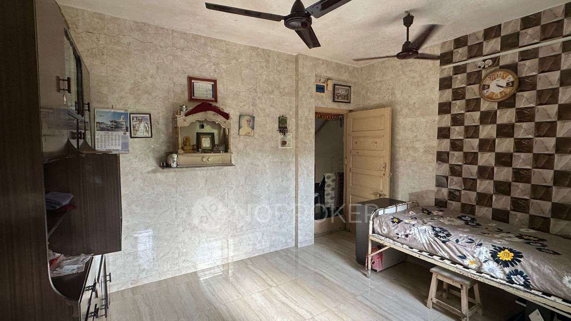 1 BHK Flat In Shree Mahavir Jain Chs For Sale  In Kandivali West