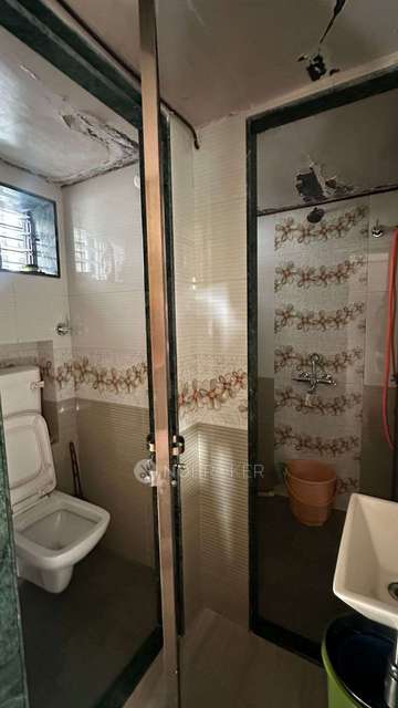 1 BHK Flat In Shree Mahavir Jain Chs For Sale  In Kandivali West