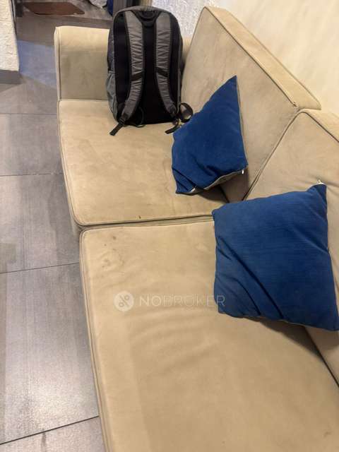 Commercial Property in Sector 94, Noida for Rent 