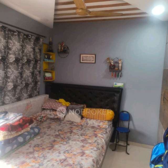 2 BHK Flat In Shri Ganesh Chs For Sale  In Goregaon West