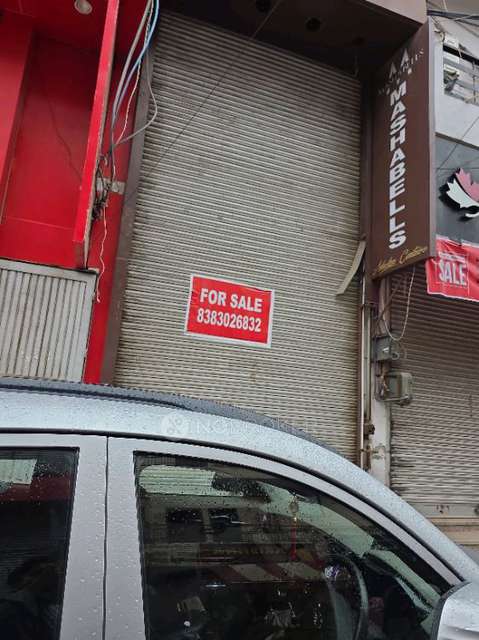 Commercial Property in Azadpur, Delhi for sale 
