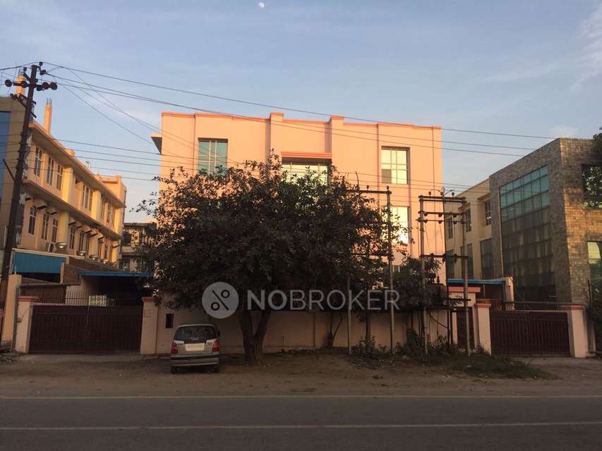 Industrial Building , Noida for Rent 