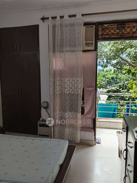 PG for Girls in Sainik Farm