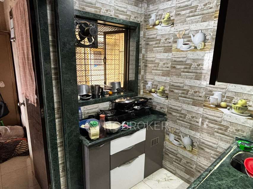 2 BHK Flat In Mandar Building, Lok Udyan, Kalyan West For Sale  In Lok Udyan Phase I