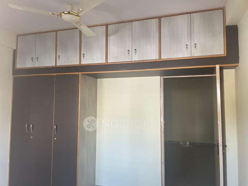 2 BHK Flat In Pyramid Pinnacle, J. P. Nagar For Sale  In J. P. Nagar