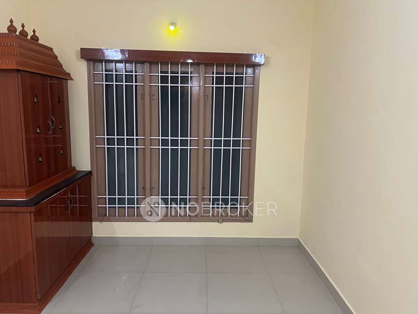 2 BHK Flat In Sp Homes For Sale  In Virungambakkam