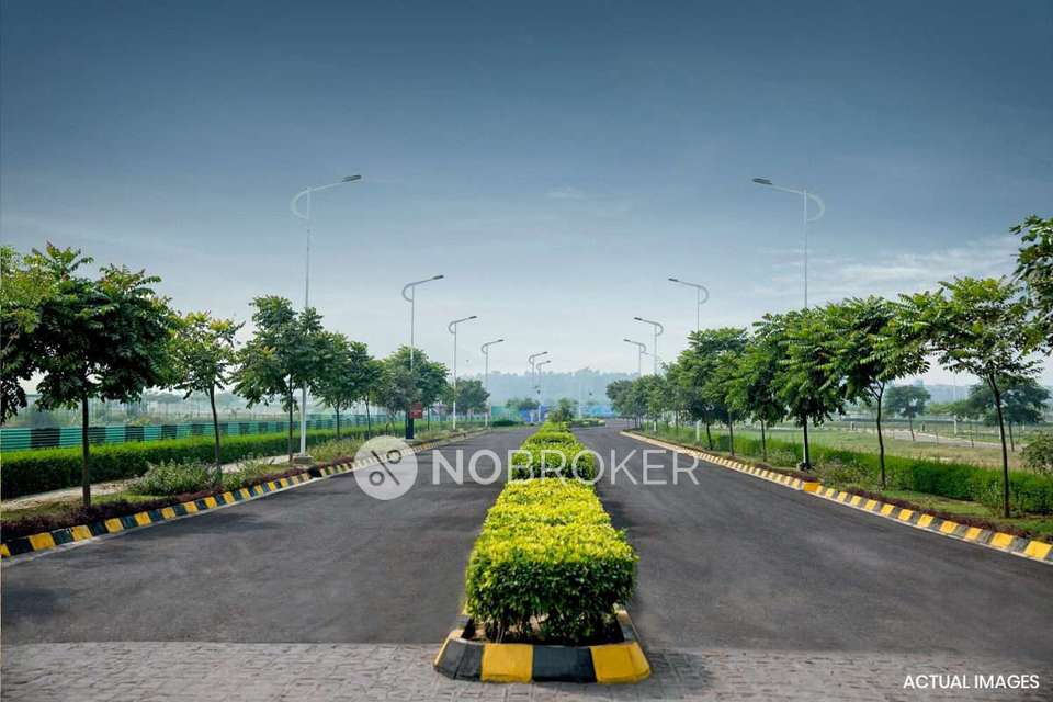 Plot For Sale  In Greenbay Golf Village In Sector 22d