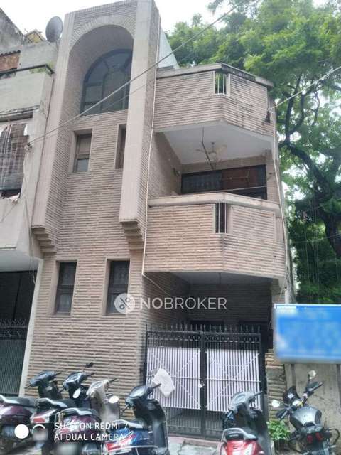 1 RK Flat In Apartment for Rent  In Gautam Nagar