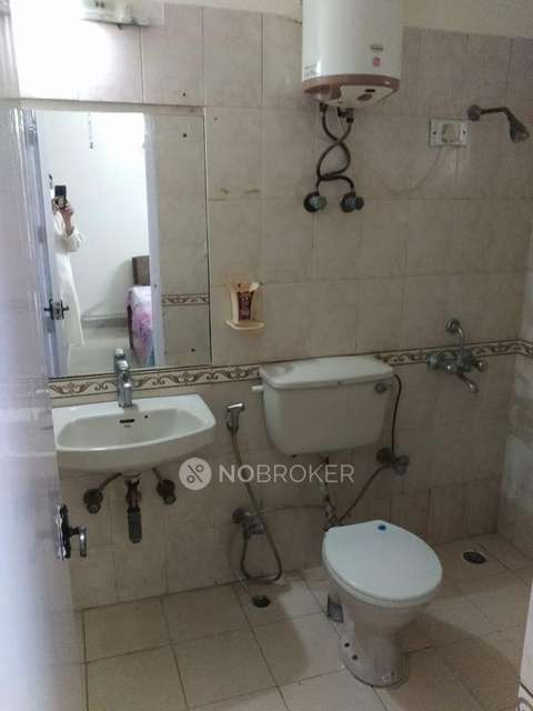 2 BHK Flat In Parsvnath Majestic For Sale  In Indirapuram