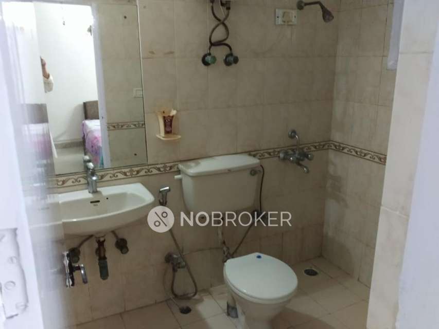 2 BHK Flat In Parsvnath Majestic For Sale  In Indirapuram