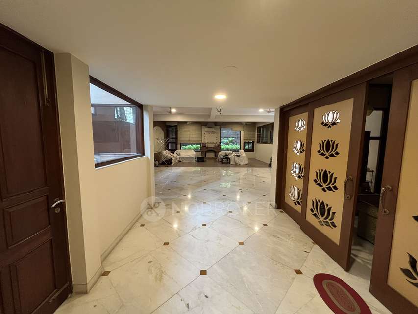 Office Space in 15a, Noida for Rent 