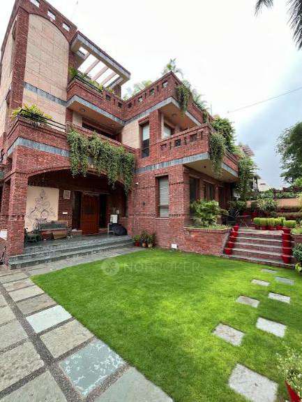 Office Space in 15a, Noida for Rent 