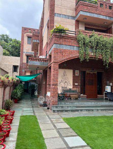 Office Space in 15a, Noida for Rent 