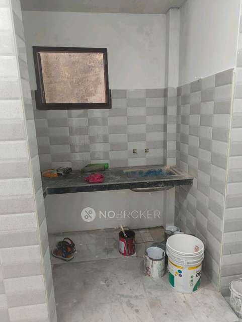 3 BHK Flat In Hussain&#39;s For Sale  In Lal Kuan Bazar