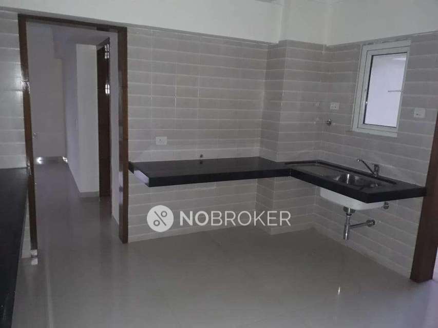 4+ BHK Flat In Empress Court For Sale  In Ghorpadi