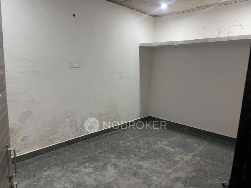 1 RK House for Rent  In Sector 62a