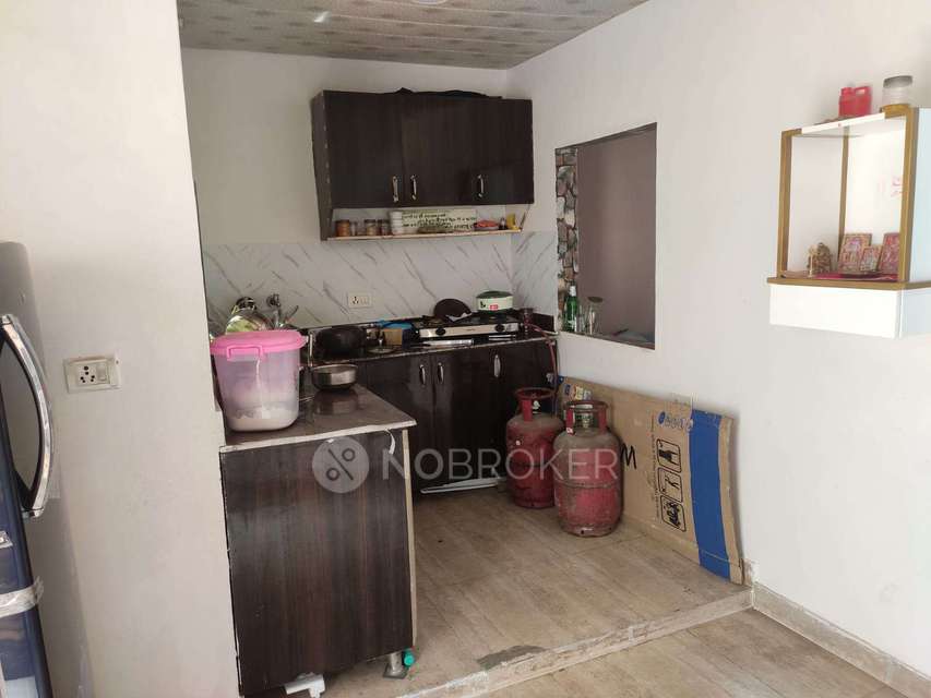 4+ BHK Flat For Sale  In Laxmi Nagar