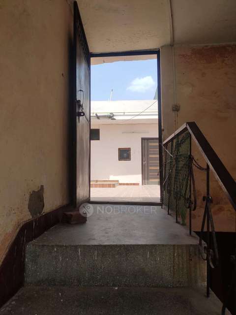 4+ BHK Flat For Sale  In Laxmi Nagar