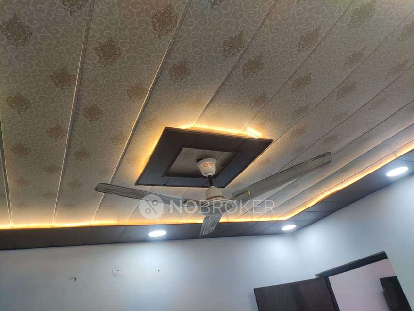 4+ BHK Flat For Sale  In Laxmi Nagar