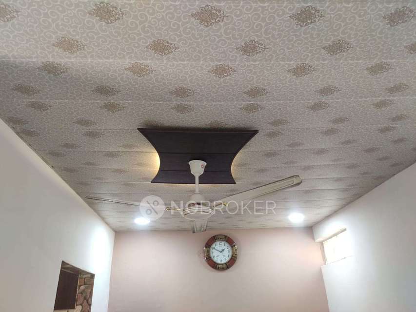 4+ BHK Flat For Sale  In Laxmi Nagar