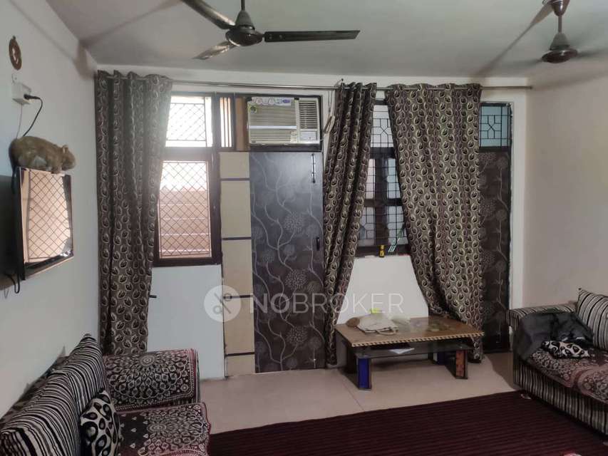 4+ BHK Flat For Sale  In Laxmi Nagar