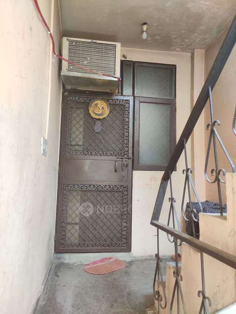 4+ BHK Flat For Sale  In Laxmi Nagar