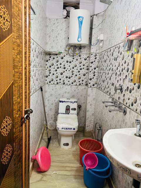 2 BHK Flat For Sale  In Vinod Nagar West