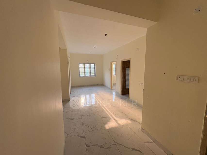 2 BHK Flat In Sri Choolaimedu, Periyar Pathai For Sale  In Choolaimedu